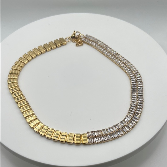 432. Elegant Gold and Silver Women's Necklace